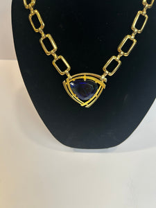 Vintage Sapphire with Vintage Chain in gold