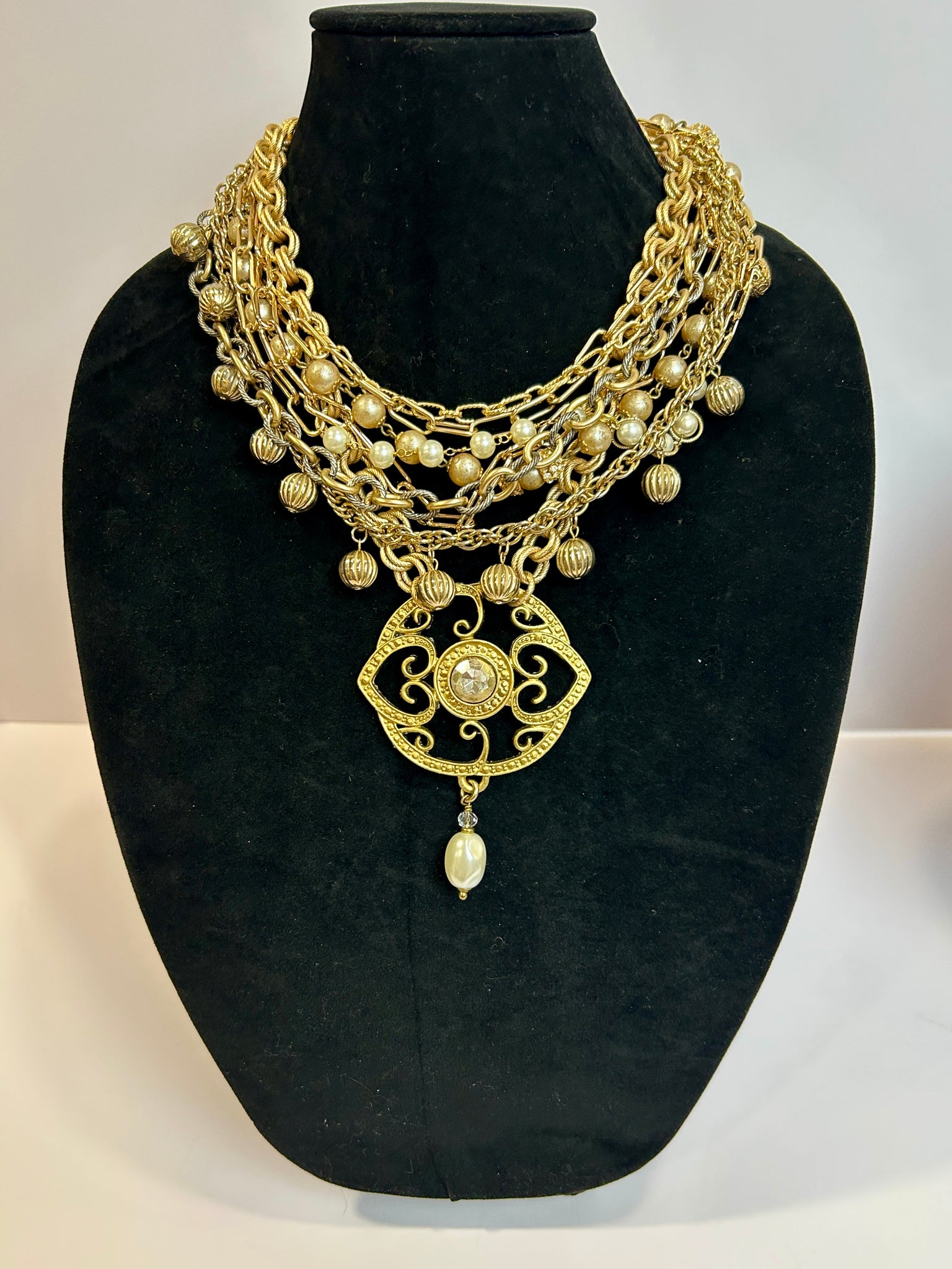 Vintage messy necklace from Paris gold and pearls