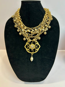 Vintage messy necklace from Paris gold and pearls